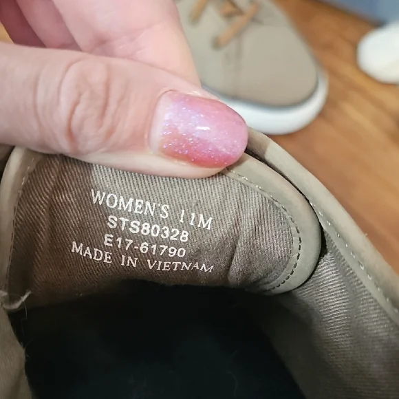 Sperry Tan Sneakers with White Soles - Picture 6 of 6